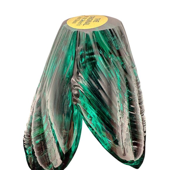 The Original Mt. St. Helens Ash Glass Oyster Shell Green Faux Pearl Display - Picture 3 of 9